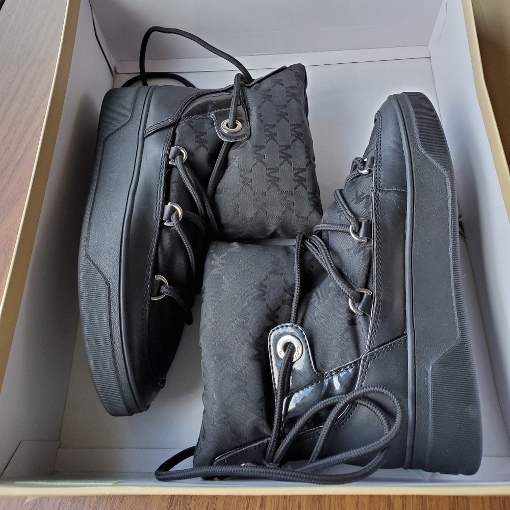 Michael Kors New Winter Boots size 6
